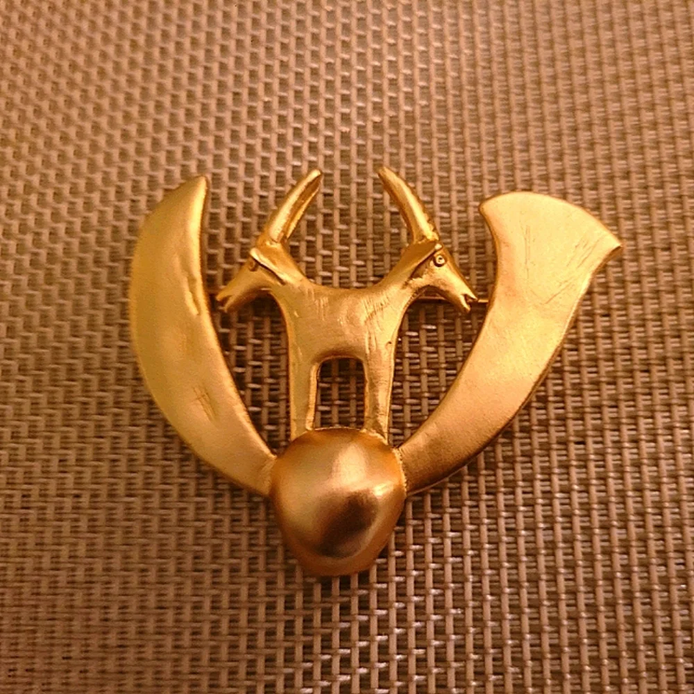 Abstract Two-headed Antelope /Impala Brooch Gold-Toned - Picture 1 of 3